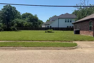 1902 Angelina Dr, Dallas, TX 75212 - Photo 2