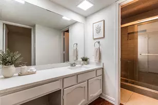 7031 Holly Hill Dr, Dallas, TX 75231 - Photo 16