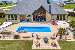 850 Horseshoe Meadows Dr, Waxahachie, TX 75167 - Photo 2