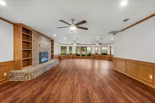 1904 Meadow Glen, Irving, TX 75060 - Photo 4