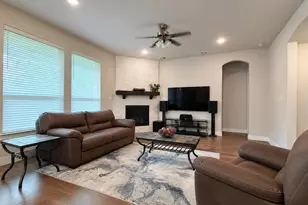 912 Fallbrook Ave, Denton, TX 76210 - Photo 4