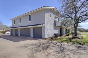 604 Timberline Dr, Hurst, TX 76053 - Photo 4