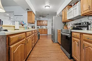 4510 Bridgeport Dr, Garland, TX 75043 - Photo 6