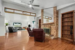 4510 Bridgeport Dr, Garland, TX 75043 - Photo 4