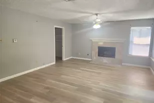 2101 Churchill Downs Dr, Arlington, TX 76017 - Photo 10
