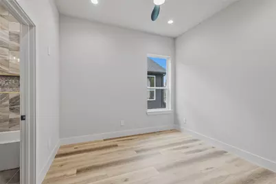 3914 Harlingen Street, Dallas, TX 75212 - Photo 24