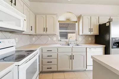 2680 Silver Hill Drive, Fort Worth, TX 76131 - Photo 8
