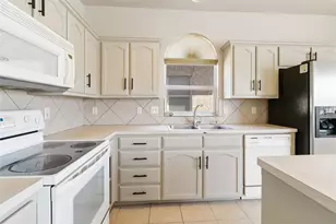 2680 Silver Hill Dr, Fort Worth, TX 76131 - Photo 8