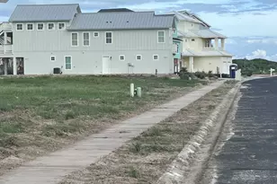 134 China Beach Dr, Corpus Christi, TX 78373 - Photo 2