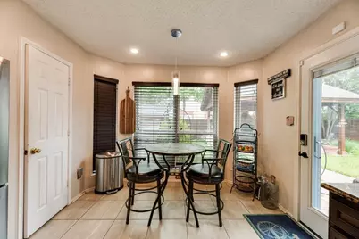 808 Chancellorsville Parkway, Grand Prairie, TX 75052 - Photo 14
