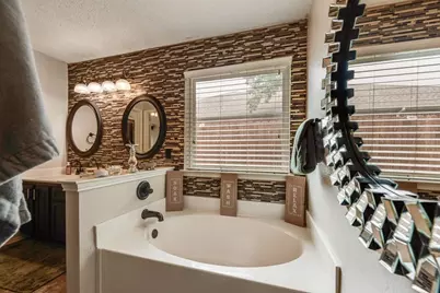 808 Chancellorsville Parkway, Grand Prairie, TX 75052 - Photo 26