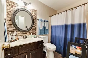 808 Chancellorsville Pkwy, Grand Prairie, TX 75052 - Photo 20