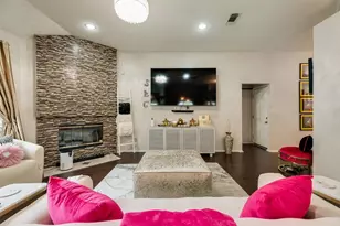 808 Chancellorsville Pkwy, Grand Prairie, TX 75052 - Photo 6