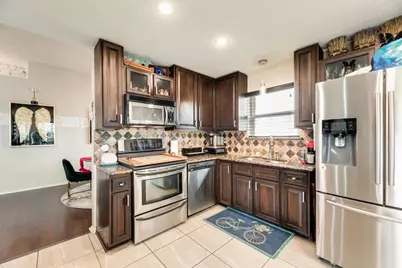 808 Chancellorsville Parkway, Grand Prairie, TX 75052 - Photo 12