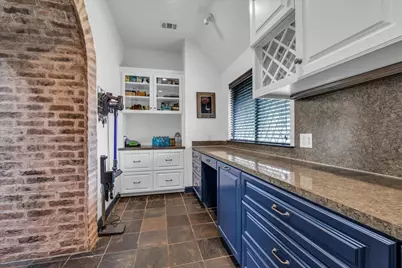 404 Charleston Park Drive, Woodway, TX 76712 - Photo 14