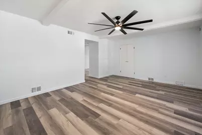2316 Gilbert Circle, Arlington, TX 76010 - Photo 6