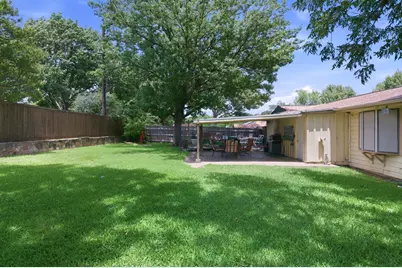 3411 Lakeview Drive, Grapevine, TX 76051 - Photo 4