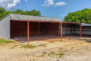 3130 Oak Trail Dr, Granbury, TX 76048 - Photo 2