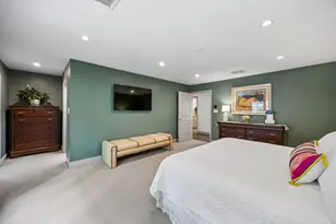 9261 Meadowglen Dr, Dallas, TX 75238 - Photo 14