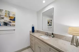 9261 Meadowglen Dr, Dallas, TX 75238 - Photo 6