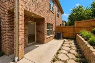 320 Woodgrove Dr, Little Elm, TX 75068 - Photo 14