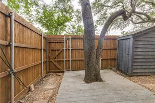 7525 Holly Hill Dr, Dallas, TX 75231 - Photo 10