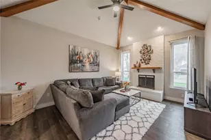 1521 Briarcrest Dr, Grapevine, TX 76051 - Photo 4