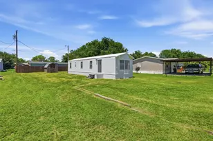 902 Flamingo, Granbury, TX 76049 - Photo 22