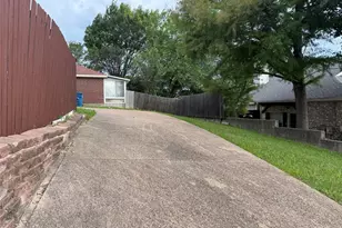 1815 Lombard St, Garland, TX 75043 - Photo 32
