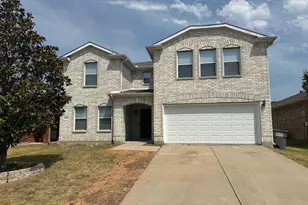1649 Crown Point Dr, Little Elm, TX 75036 - Photo 2