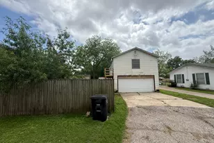 409 Dixon St, Cleburne, TX 76033 - Photo 4