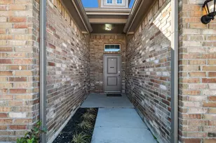 413 Drowsy Water Trl, Fort Worth, TX 76131 - Photo 2