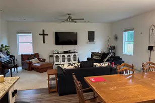 2209 Cinnamon Springs Rd, Glenn Heights, TX 75154 - Photo 18