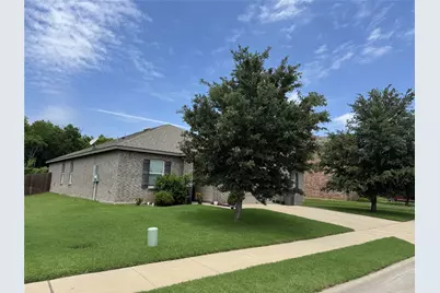 2209 Cinnamon Springs Road, Glenn Heights, TX 75154 - Photo 4