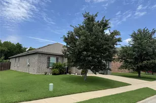 2209 Cinnamon Springs Rd, Glenn Heights, TX 75154 - Photo 4