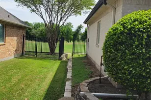10701 Whitestone Ranch Rd, Benbrook, TX 76126 - Photo 4