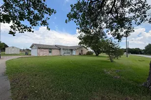 106 Pebble Creek Dr, Red Oak, TX 75154 - Photo 1