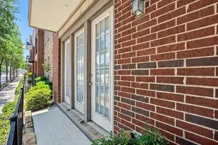 950 Henderson St, Fort Worth, TX 76102 - Photo 2