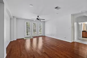 950 Henderson St, Fort Worth, TX 76102 - Photo 4