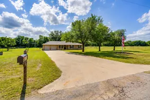 117 Perdue Ln, Weatherford, TX 76085 - Photo 4