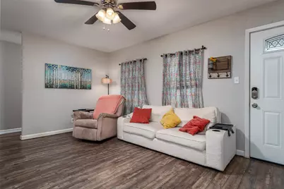 224 Willow Street, Hurst, TX 76053 - Photo 4