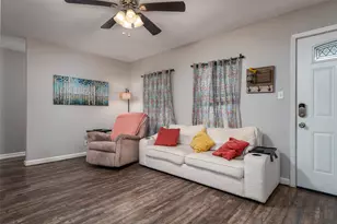 224 Willow St, Hurst, TX 76053 - Photo 4