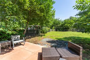 224 Willow St, Hurst, TX 76053 - Photo 16