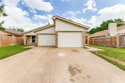 3219 Green Ridge Street, Fort Worth, TX 76133 - Photo 2