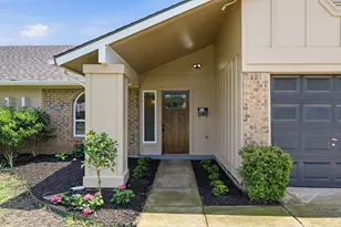 2804 Elk Grove Rd, Carrollton, TX 75007 - Photo 2