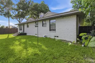 2942 Townsend Dr, Dallas, TX 75229 - Photo 40