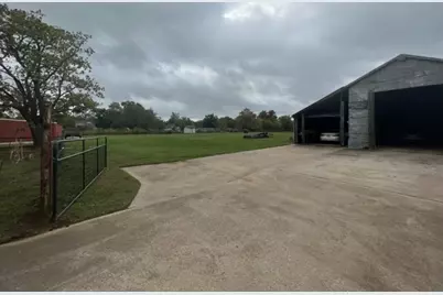 310 W Hughes Street, Collinsville, TX 76233 - Photo 2