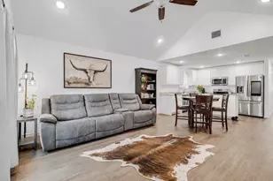 161 Columbia St, Cleburne, TX 76031 - Photo 4