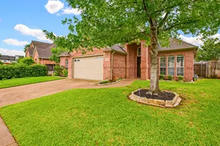 2724 Cedar Springs Ct, Bedford, TX 76021 - Photo 2