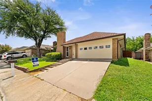 2208 Cedarcrest Dr, Carrollton, TX 75007 - Photo 2